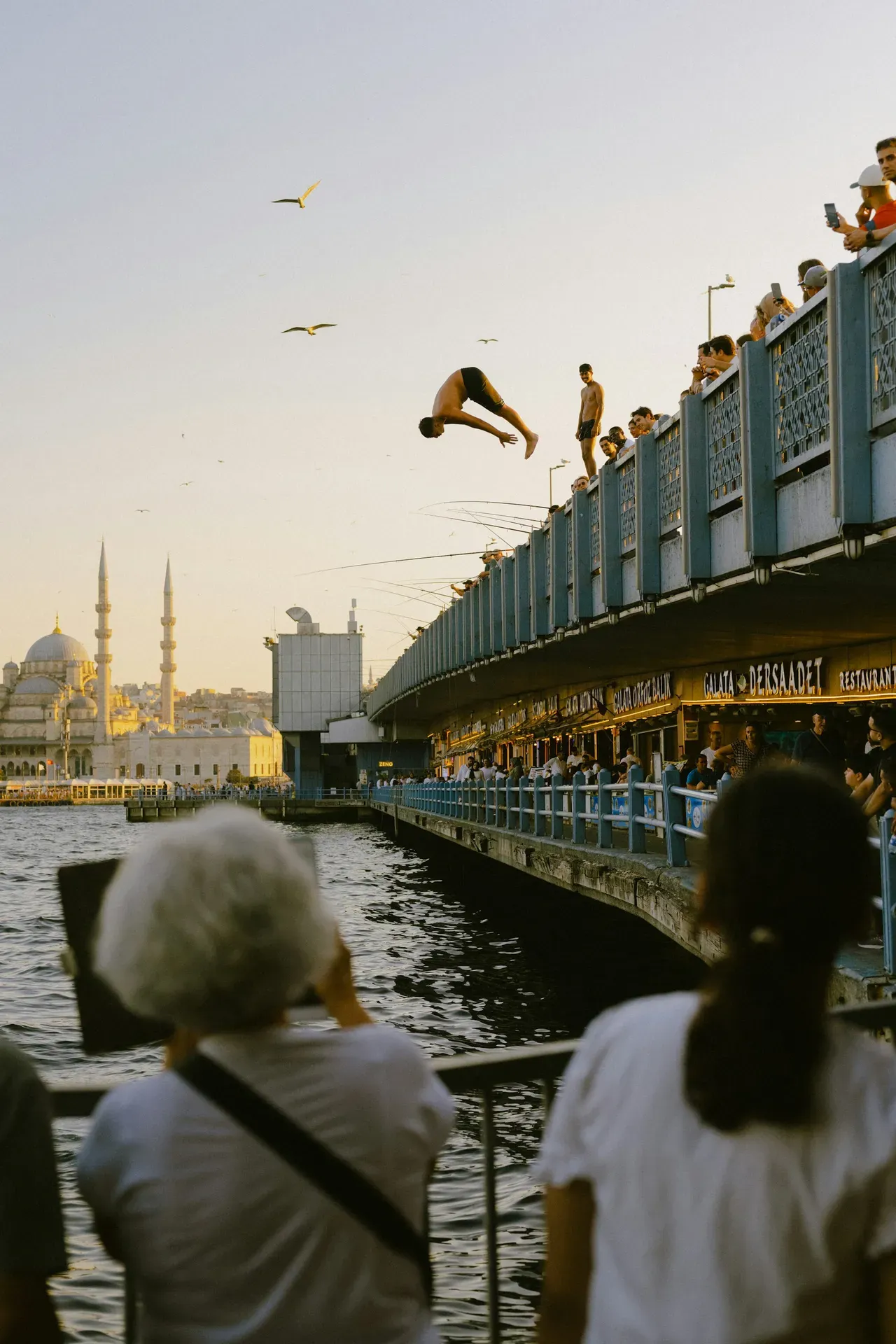 The Quiet Hours That Make Travel Memorable
